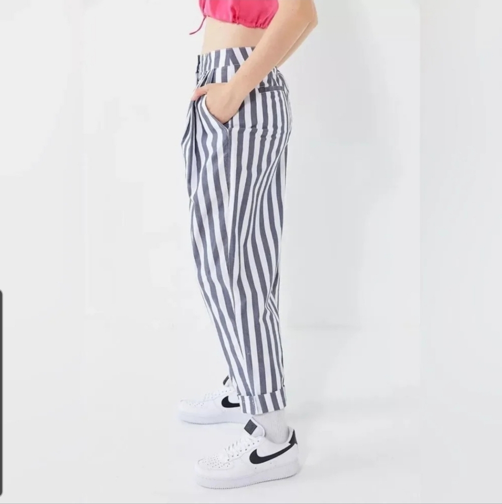 Urban Outfitters Percy Pleated High-rise Striped Trousers Relaxed Fit Size 2